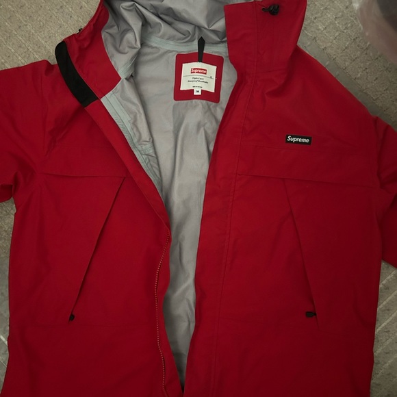 Supreme Jacket size medium - Picture 2 of 4